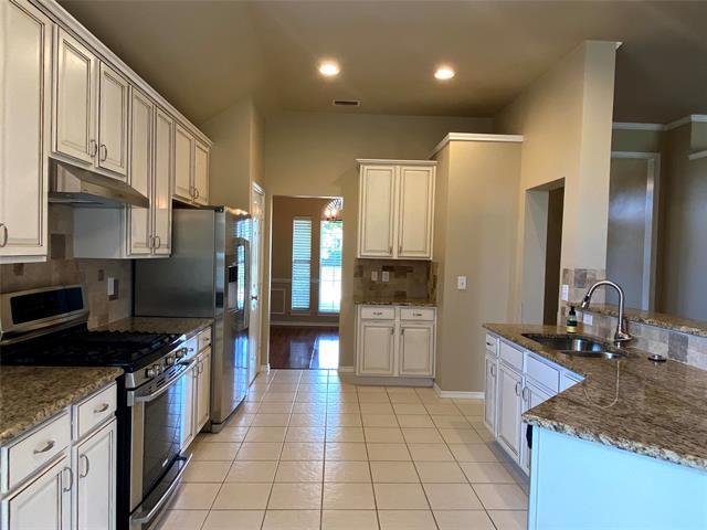 Building Photo - 9900 Buckingham Ln