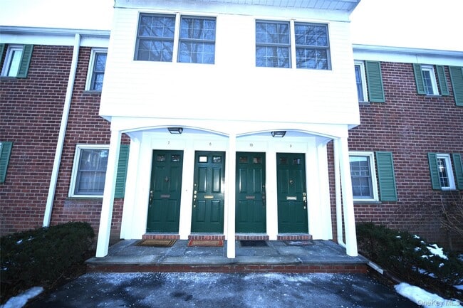 Building Photo - 590 Bedford Rd