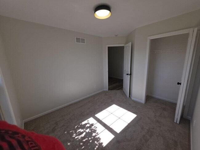 Building Photo - 1813 Rambling Rose Ln