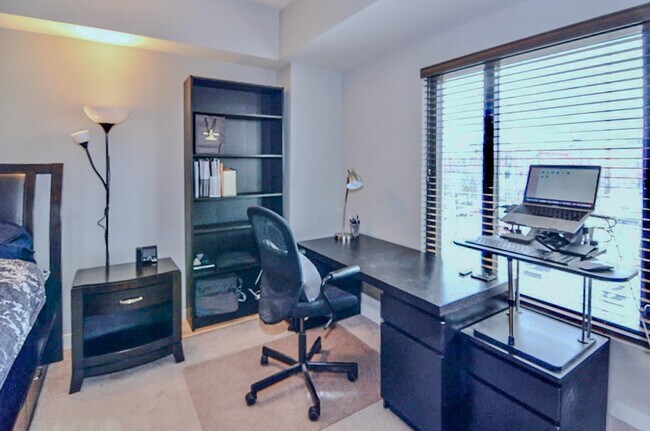 Building Photo - 111 N Ashley St