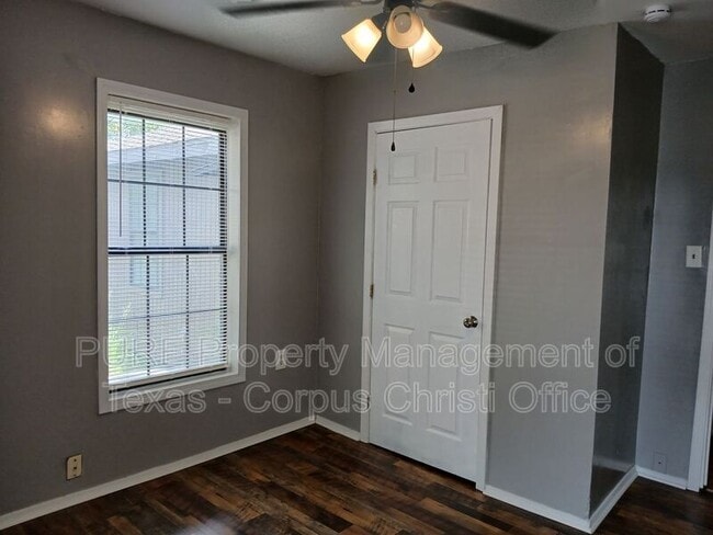 Building Photo - 329 Garfield Dr