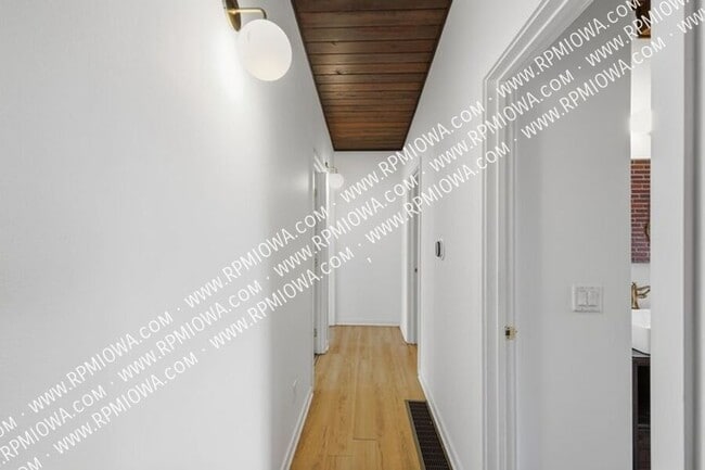 Building Photo - 3135 SW 23rd St