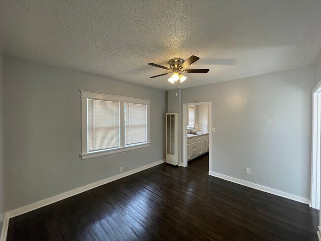 Building Photo - LINDEN 2470