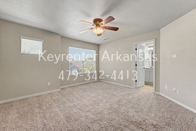 Building Photo - 592 N Longfellow Ln