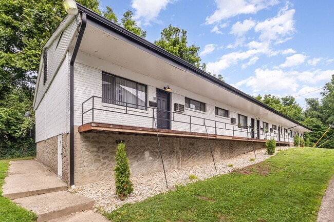 Building Photo - 2841 Cypress Way