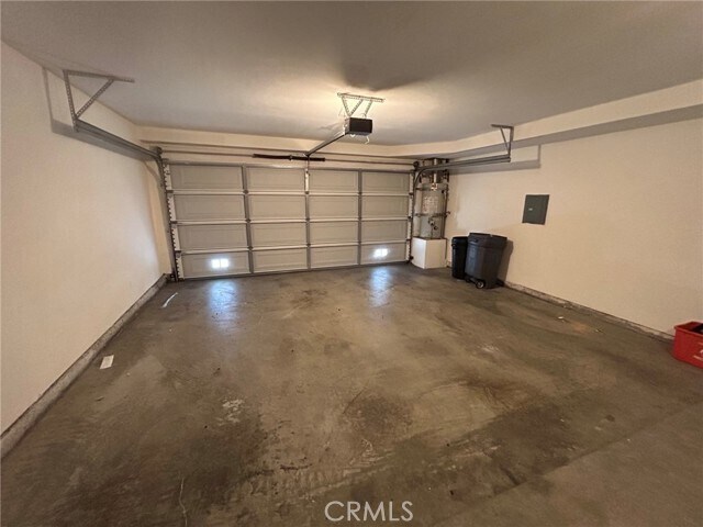 Building Photo - 2800 Plaza del Amo