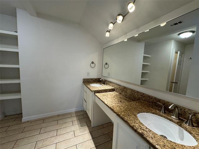 Building Photo - 3573 Ridgebriar Dr