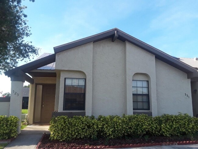 Primary Photo - 525 SW Sara Blvd