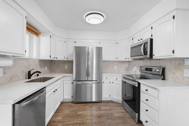 Building Photo - Beautiful Vacaville Home Near Parks, Schools & Shopping