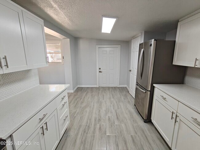 Building Photo - 2921 Mansion Rd