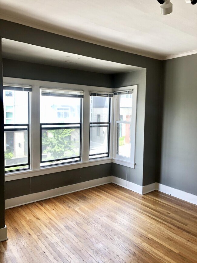 Building Photo - Snyder/Duke Apts - 1 bedroom
