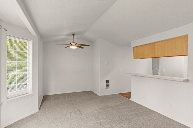 Building Photo - 4270 SW 159th Ave