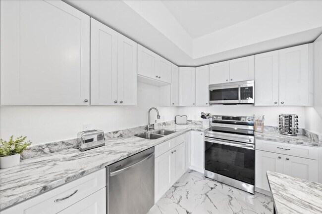 Building Photo - 605 Kemp St