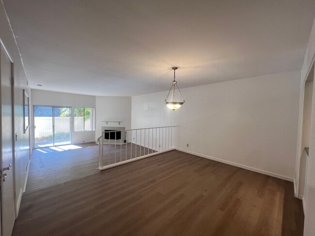 Building Photo - ***$1000 off of 1st months rent*** Condo N...