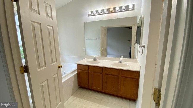 Building Photo - 8231 Ramseur Pl
