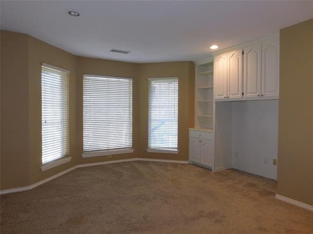 Building Photo - 2765 Fernwood Dr