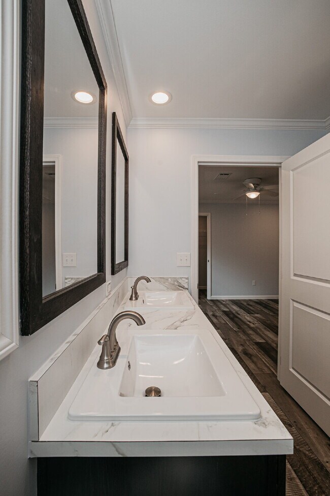 Building Photo - Inviting 3 bed, 2 bath Mount Pleasant rental