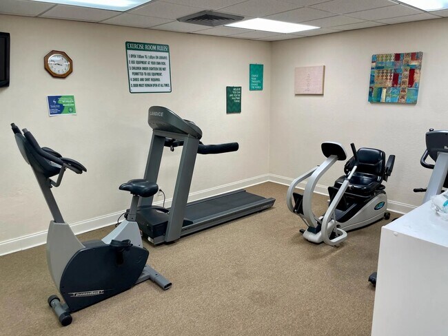 Building Photo - 1111 Boxwood Dr