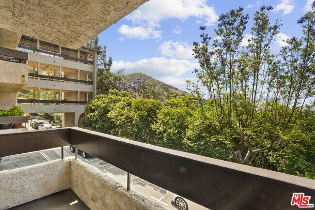 Building Photo - 2700 Cahuenga Blvd