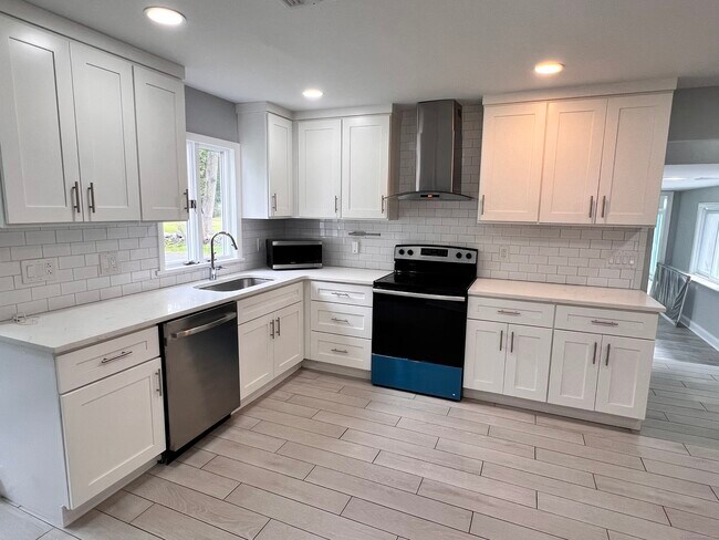 Building Photo - 267 Thunder Hill Dr