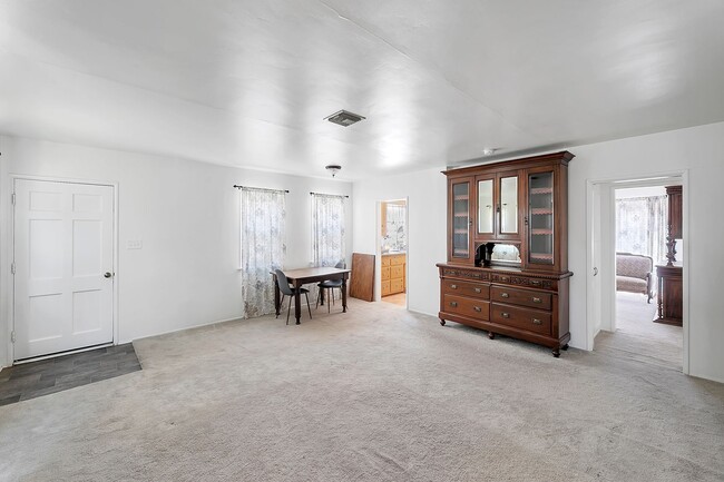 Building Photo - Great 3 Bedroom Home with Large Lot and NO...