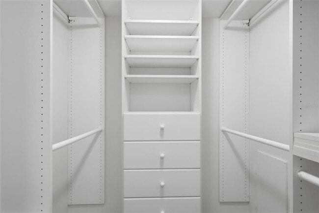 Building Photo - 1750 Benjamin Franklin Dr