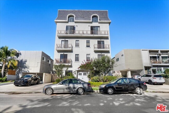 Building Photo - 11827 Goshen Ave