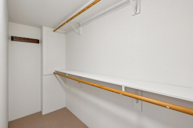 Building Photo - Charming 4BR Home Available in Private Portola Valley Cul de Sac