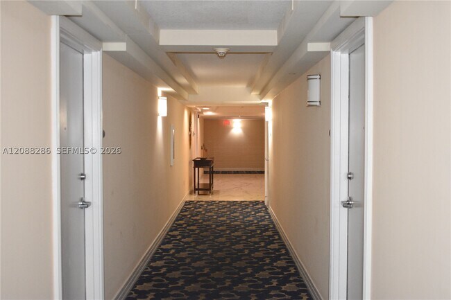 Building Photo - 6917 Collins Ave