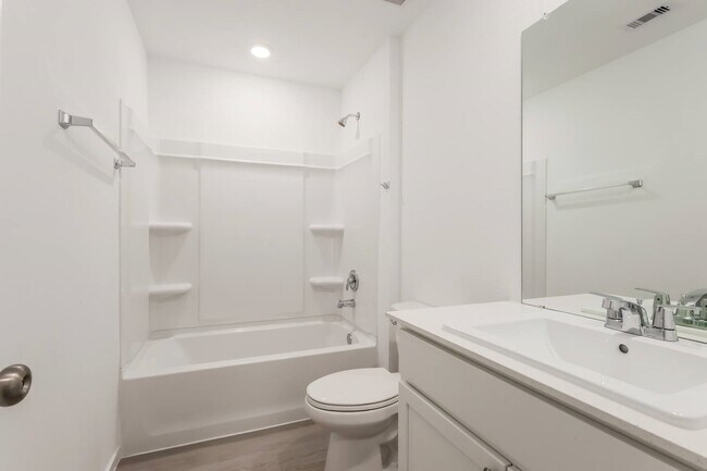 Building Photo - 15211 Abella Dr