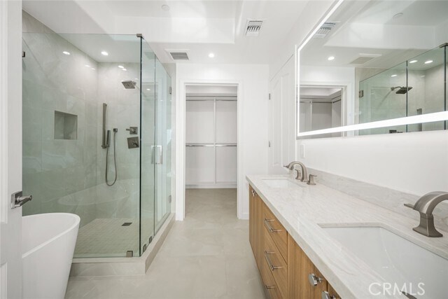 Building Photo - 1724 Bluff Pl