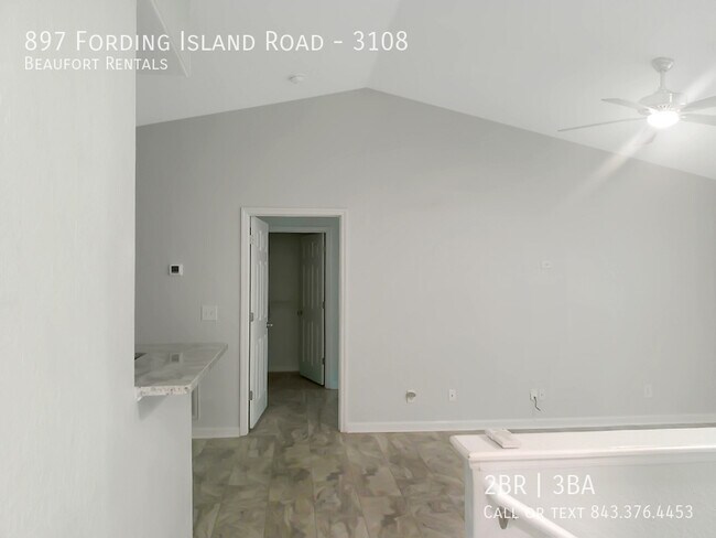 Building Photo - 897 Fording Island Rd