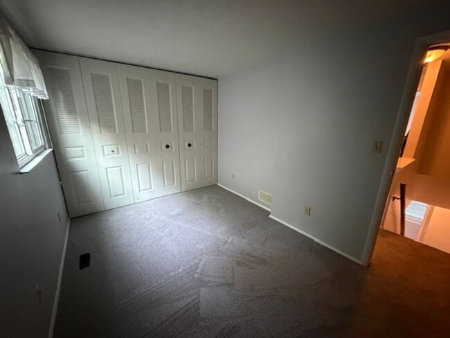 Building Photo - Beautiful Townhouse for Rent