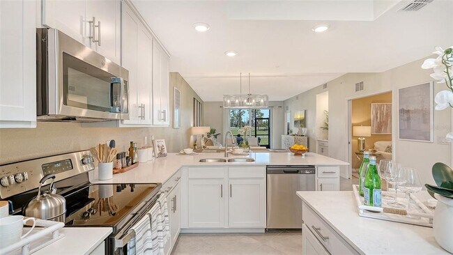 Building Photo - 12390 Wellen Golf St