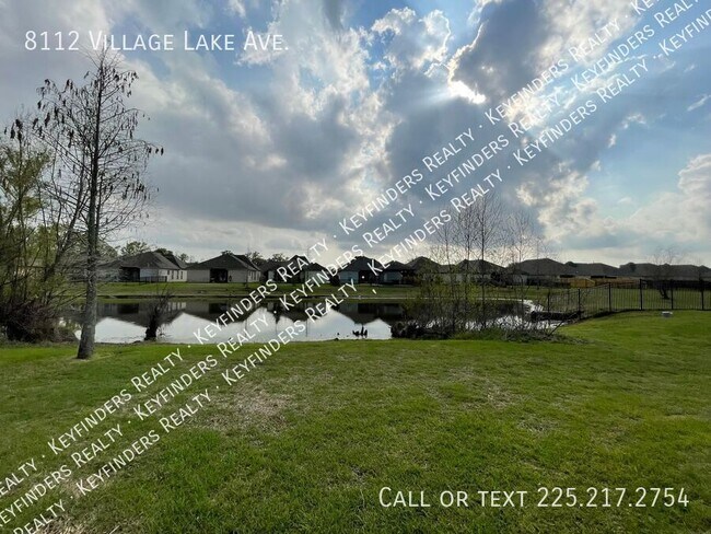 Building Photo - 8112 Village Lake Ave