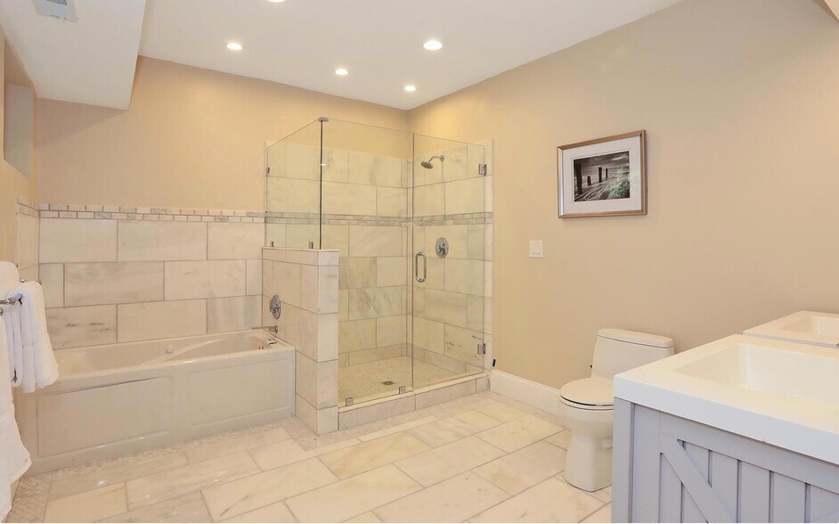 Building Photo - 47 Alpine St