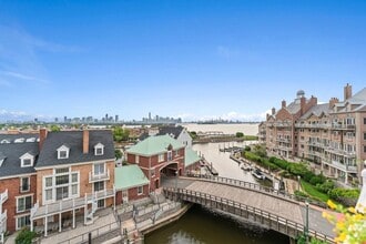 Building Photo - 200 Shearwater Ct W