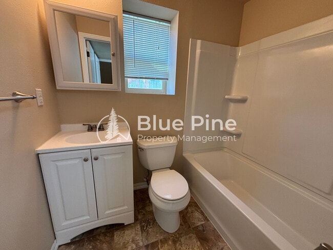 Building Photo - 1207 N Drystone Dr
