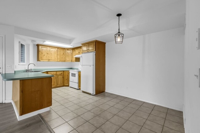 Building Photo - Main Street Kamas Condo