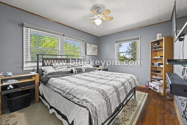 Building Photo - Fabulous Bungalow with 2 Beds, 1.5 Bathroo...