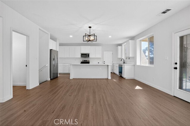 Building Photo - 423 Rian Noelle Ct