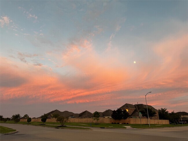 Building Photo - 1819 Opal Peach Dr
