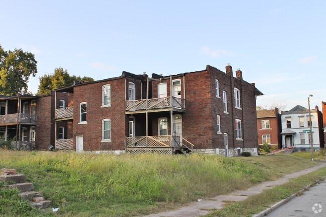 Primary Photo - 4500-4504 Saint Louis Ave