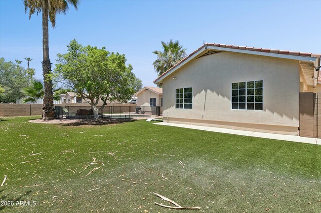 Building Photo - 8611 W Foothill Dr