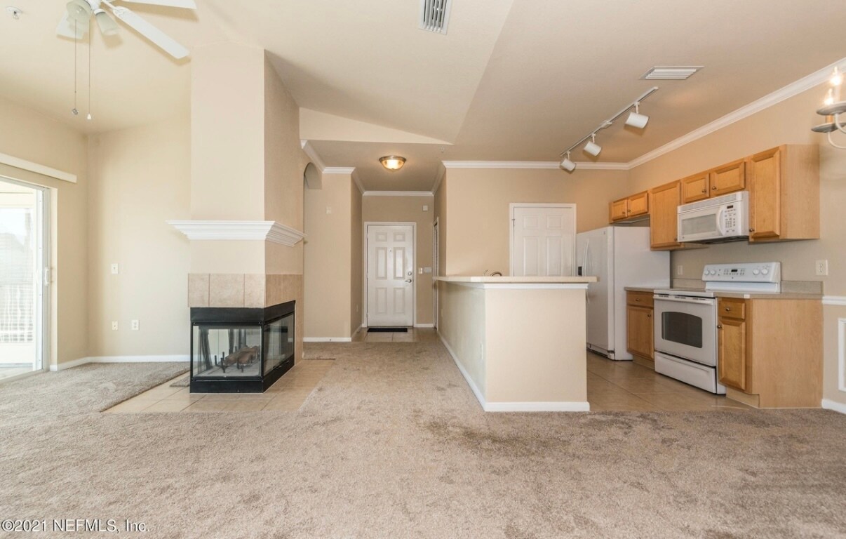 Living romm kitchen open cup ncept - 275 Old Village Center Cir