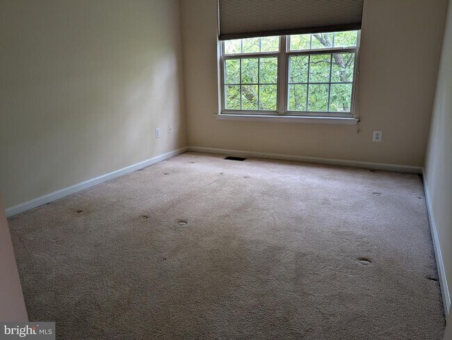 Building Photo - 123 Shoal Creek Dr