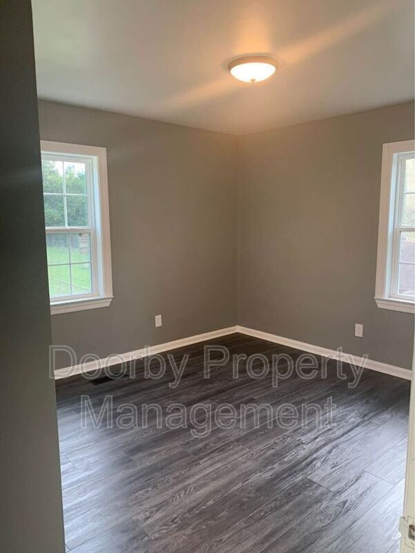 Building Photo - 2408 Cres Club Dr