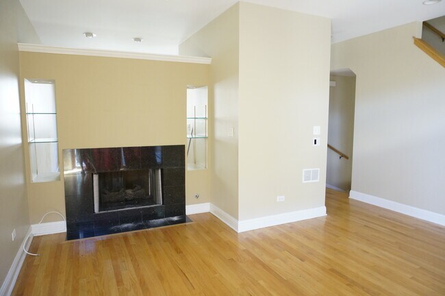 Living Room - 420 W Blackhawk St