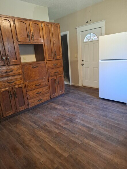 Building Photo - 920 W Cape Rock Dr
