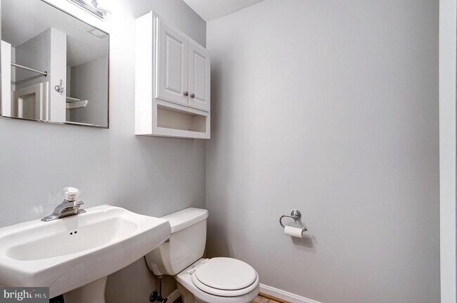 Building Photo - 12111 Wedgeway Pl